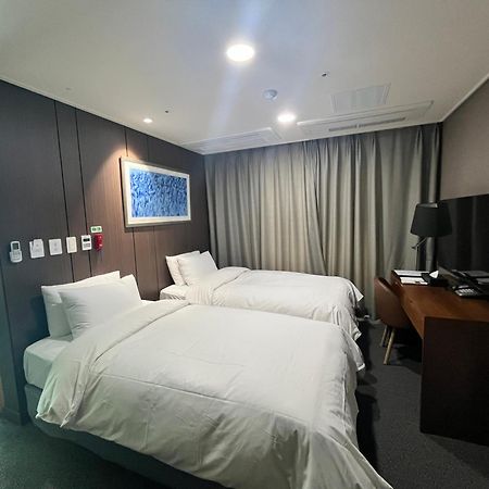 Raonstay In Perla Hotel Jinju Exterior foto